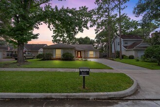 611 Muirwood Ln in Sugar Land, TX - Building Photo - Building Photo