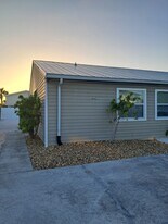 17274 Whitewater Ct, Unit Salt Life 1 in Fort Myers Beach, FL - Building Photo