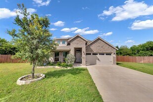 300 Clayton St in Red Oak, TX - Building Photo