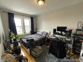 4 Farrington Ave in Boston, MA - Building Photo