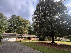 2301 Echo Hills Cir NE in Atlanta, GA - Building Photo