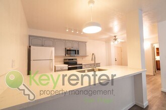 6780 Friars Rd in San Diego, CA - Foto de edificio - Building Photo