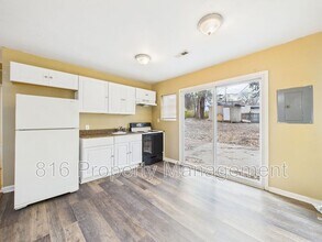 3716 Mersington Ave in Kansas City, MO - Building Photo - Building Photo