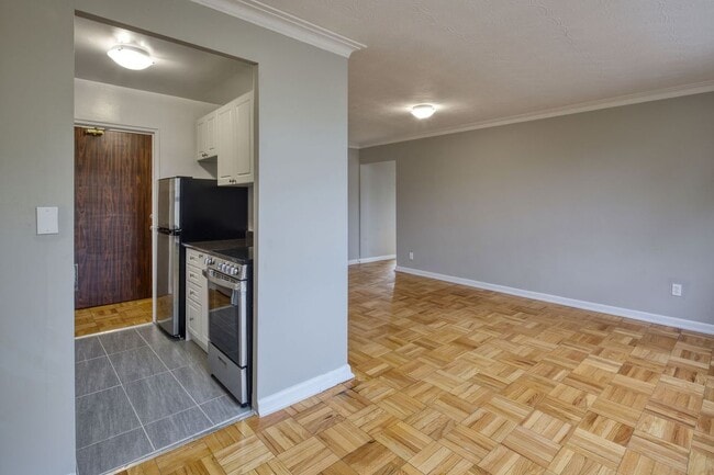 1500 Eglinton Avenue West in Toronto, ON - Building Photo - Building Photo