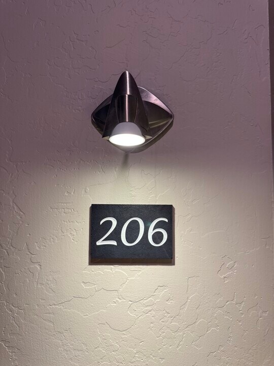 40 Madison St, Unit #206 in Denver, CO - Building Photo