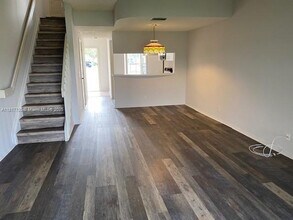16703 Hemingway Dr in Weston, FL - Building Photo - Building Photo