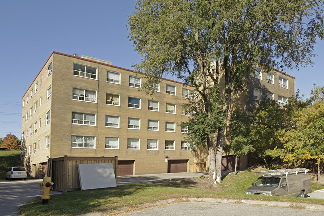 301 Park Lawn Rd in Toronto, ON - Building Photo - Building Photo