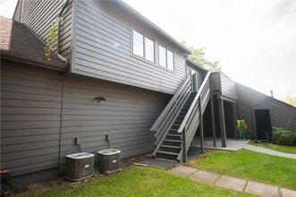 260 Hogan Rd in Fairport, NY - Building Photo - Building Photo