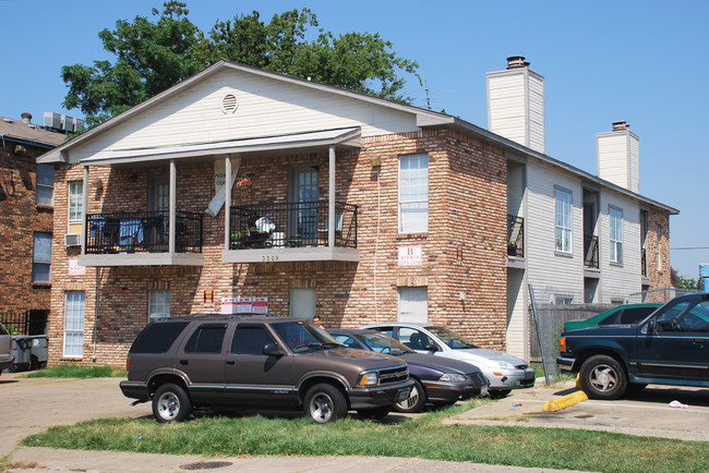 Santa Fe Garden Apartments in Dallas, TX - Foto de edificio - Building Photo