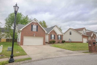 3237 Veranda Cir in Clarksville, TN - Building Photo - Building Photo