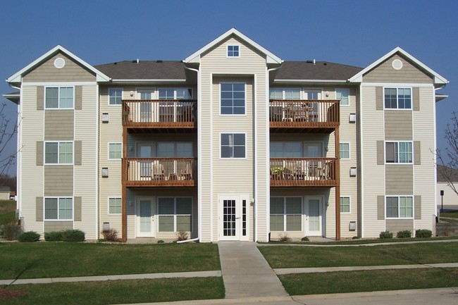 St. Andrews Place II in Cedar Rapids, IA - Building Photo - Building Photo