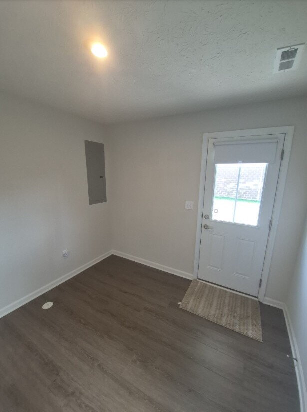 18 Wentworth Ln in Deer Park, OH - Building Photo - Building Photo