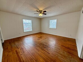 819 W Emerson St in Paragould, AR - Foto de edificio - Building Photo