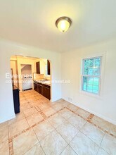 25337 Ivanhoe Ave in Redford Township, MI - Building Photo - Building Photo