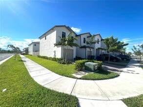 23420 SW 131st Ave in Homestead, FL - Building Photo - Building Photo