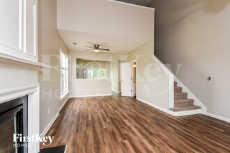 1743 Taynton Cir in Kennesaw, GA - Foto de edificio - Building Photo