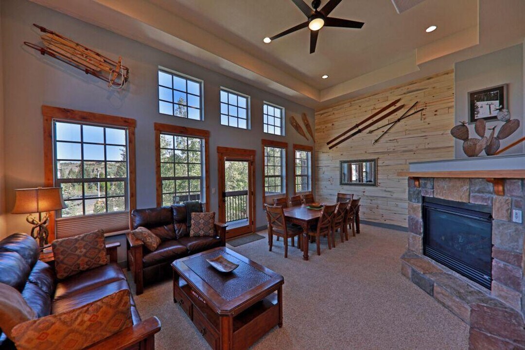 707 Red Quill Wy in Winter Park, CO - Foto de edificio