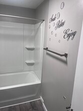 8 N 1st St in Council Bluffs, IA - Foto de edificio - Building Photo