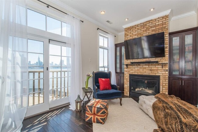 property at 8 Regency Pl