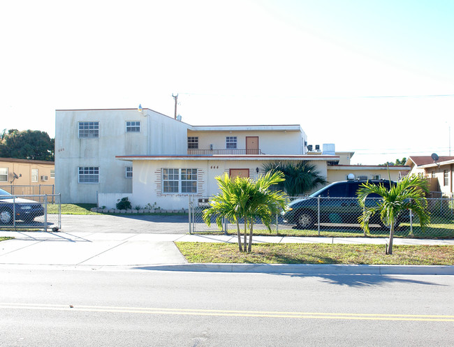 444 E 28th St in Hialeah, FL - Building Photo - Building Photo