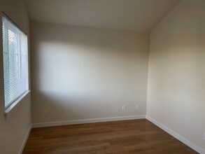 2233 NW Hidden Ln in Issaquah, WA - Building Photo - Building Photo