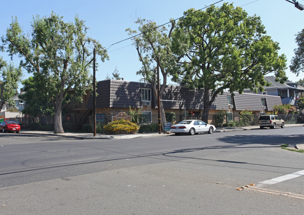 Parkside Apartments in Stockton, CA - Foto de edificio