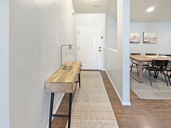 9577 W Stonewood Dr in Boise, ID - Foto de edificio - Building Photo