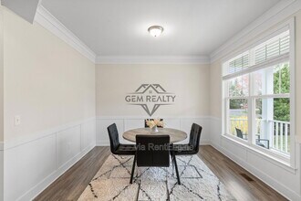 102 Monroe St in Locust Grove, VA - Building Photo - Building Photo