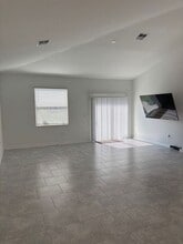 3966 Willow Brk Dr in Edgewater, FL - Building Photo - Building Photo