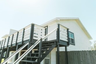 4406 Helen St in Hitchcock, TX - Building Photo - Building Photo