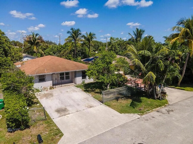 property at 1038 Sunset Ave