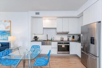 650 NE 2nd Ave in Miami, FL - Building Photo - Building Photo