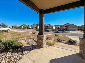 129 Painted Desert Ln in Buda, TX - Building Photo - Building Photo