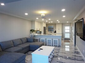 8 Briny Ave in Pompano Beach, FL - Building Photo