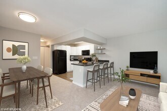 7 Pointe Apartments in Indianapolis, IN - Building Photo - Building Photo