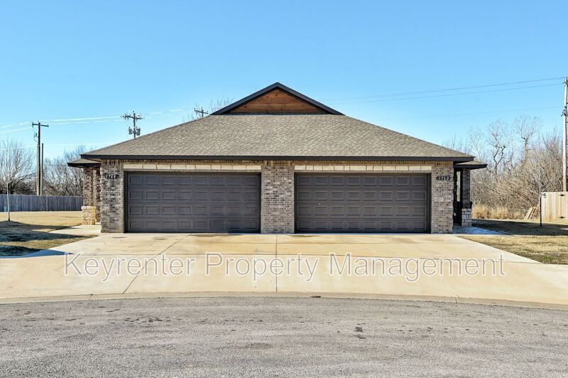 1764 Eighty-Niner Ter in El Reno, OK - Building Photo