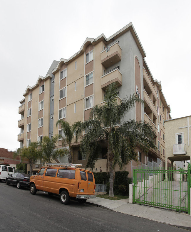 Grandview City Lights Apt in Los Angeles, CA - Building Photo - Building Photo