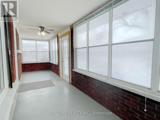 25 Terrace Dr in Hamilton, ON - Building Photo - Building Photo