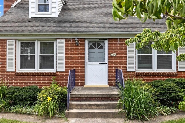 1206 Spring Hill Rd in Staunton, VA - Building Photo - Building Photo