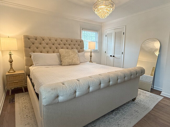 7601 Bedfordshire Dr in Charlotte, NC - Foto de edificio - Building Photo