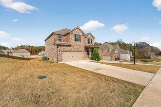 313 Olympian Dr in Ellenwood, GA - Foto de edificio - Building Photo