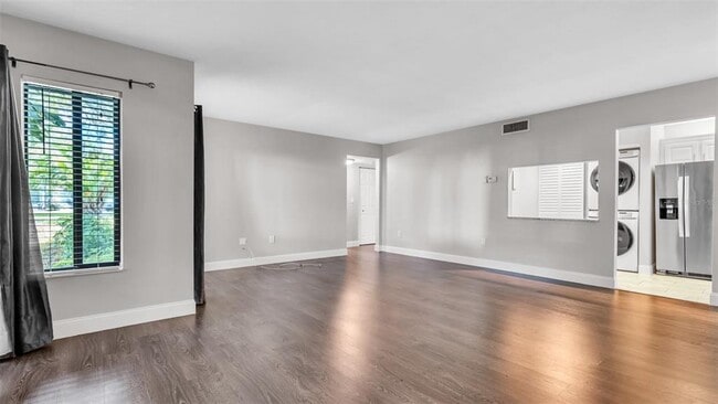 2568 Pine Ridge Way S in Palm Harbor, FL - Building Photo - Building Photo