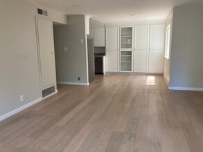 21 Willow Rd in Menlo Park, CA - Foto de edificio - Building Photo