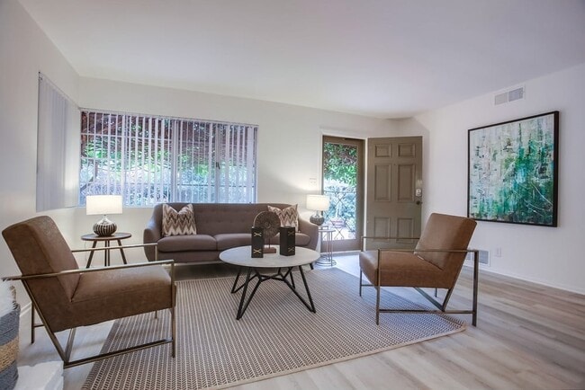 350 Gravilla St in San Diego, CA - Building Photo - Building Photo