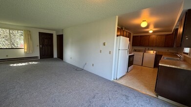 727 8th St NE in Auburn, WA - Building Photo - Building Photo