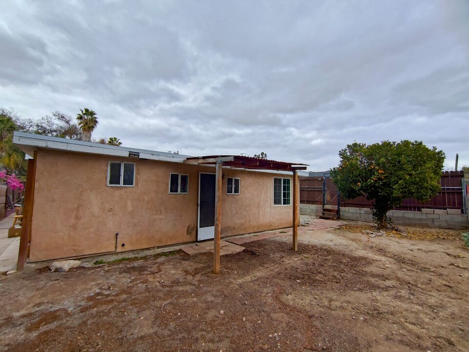 7671 Jamacha Rd in San Diego, CA - Building Photo