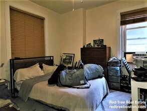 107 Myrtle St, Unit 3 in Boston, MA - Building Photo - Building Photo