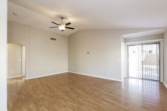 13381 W Ocotillo Ln in Surprise, AZ - Building Photo - Building Photo