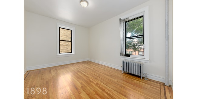 37-25 81st Street in Flushing, NY - Foto de edificio - Interior Photo