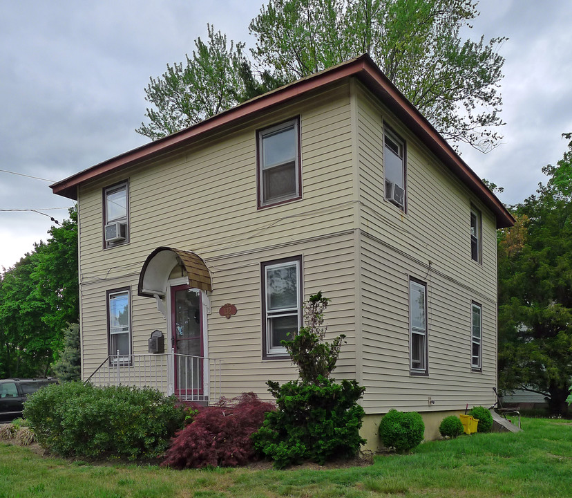 132 E Pulaski Rd in Huntington Station, NY - Building Photo